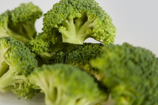 BROCCOLIRÖSCHEN VAKUUMIERT 30MM (72) 1 KG Broccoliröschen vakuumiert 30 mm 1 kg