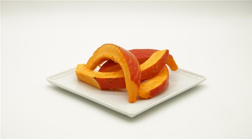Hokkaido Kürbis Segmente m. Schale 20-30mm 1kg