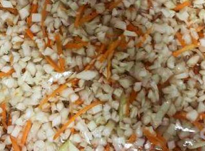 ROHKOSTMIX WEIßKOHLWÜRFEL UND MÖHRENSTIFTE (72) 1KG BEUTEL 85% weißkohlwürfel + 15% Möhrenstifte Rohkostmix Weißkohlwürfel und Möhrenstifte 1Kg