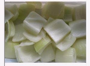 ZWIEBELN BLÄTTRIG 30MM  (72) 2,5 KG Zwiebeln blättrig 30mm 2,5 Kg