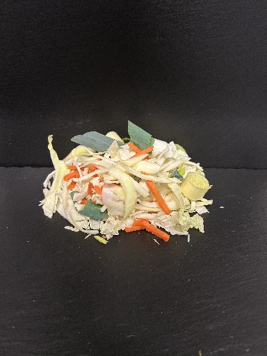 GEMÜSEMIX TERIYAKI  (72) 2,5 KG 30% Weißkohlstreifen ca. 5-10mm, 25% Chinakohlstreifen ca. 6mm, 25% Möhren-/Karottenstifte ca. 5mm, 20% Lauch-/Porreestreifen 15-20mm Gemüsemix Teriyaki 2,5 Kg