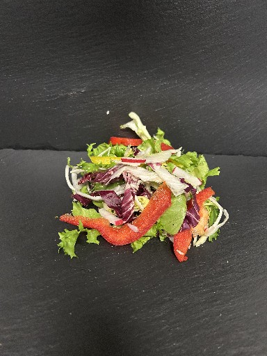 MISCHSALAT KASINO (72) 1KG Romana, Frisee, Mais, Weißkohl, Radieschen, Paprika Gelb + Rot und Radicchio Mischsalat Kasino 1kg