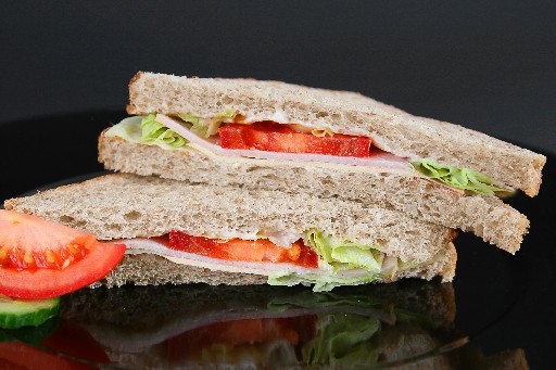 VOLLKORN SANDWICH SCHINKEN & KÄSE 2ER (72) Vollkorn Sandwich Schinken & Käse 2er