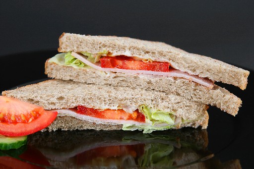VOLLKORN SANDWICH PUTENBRUST & REMOULADE 2ER (72) Vollkorn Sandwich Putenbrust & Remoulade 2er
