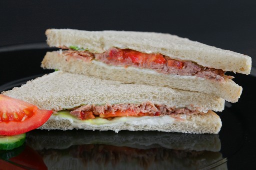 WEIßBROT SANDWICH THUNFISCH 2ER (72) Weißbrot Sandwich Thunfisch 2er