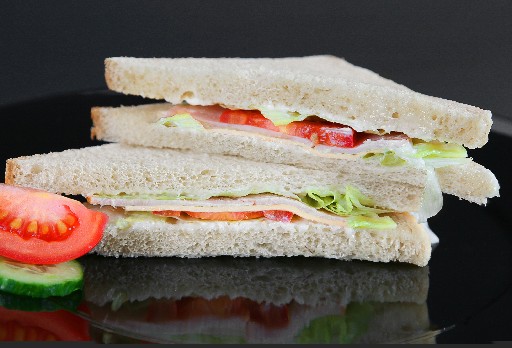 WEIßBROT SANDWICH SCHINKEN & KÄSE 2ER (72) Weißbrot Sandwich Schinken & Käse 2er