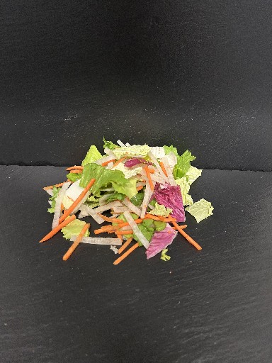 MISCHSALAT CHA-CHA  (72) 500G 30% Chinakohl, 30% Möhren, 10% Eisberg, 10% Endivie, 10% Rettich, 10% Radicchio Mischsalat Cha-Cha 500G
