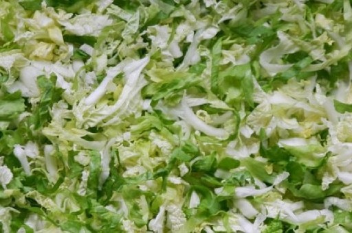 BLATTSALAT WALZER (33) 1KG 60% Chinakohl, je 20% Eisberg + Endivie in 10mm Streifen Blattsalat Walzer 1kg