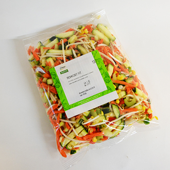 ROHKOST FIT (72) 1 KG In Streifen 25% Möhre, 20% Grüne Zucchinistreifen mit Schale, 20%Mungobohnenkeimlinge, in Streifen 15% grüne Paprika, 10% Staudenselleriescheibe, 10% Maiskörner Rohkost Fit 1kg