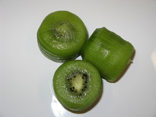 KIWI GANZ GESCHÄLT (72) 1,0 KG Kiwi ganz geschält 1kg