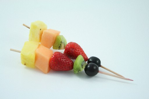 4ER OBSTSPIEß (72) 10er SCHALE Ananas, Wassermelone, Traube dunkel + Kiwi 4er Obstspieß 10 Stück