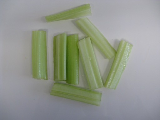 STAUDENSELLERIE STICKS (72) 1,0KG Staudensellerie Sticks 1kg
