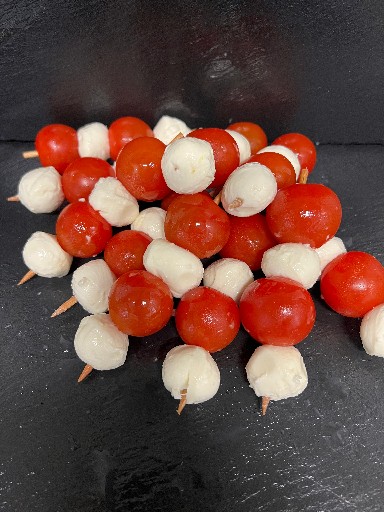 GEMÜSESPIEß TOMATE-MOZZARELLA (72) 10 STÜCK 2x Mozzarella und 2 xTomate pro Spieß Gemüsespieß Tomate-Mozzarella 10 Stück