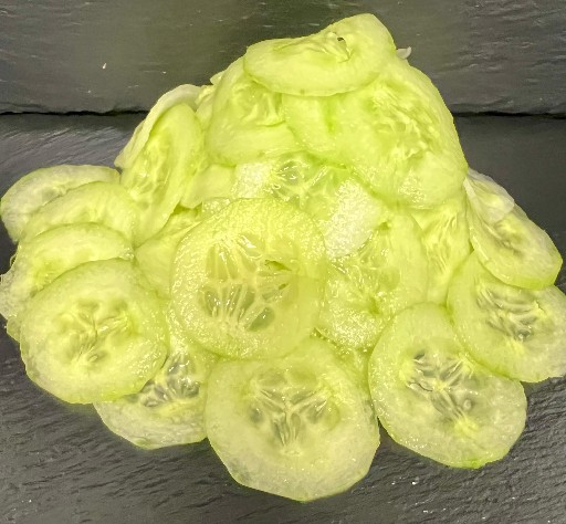 EXTRA GURKEN SCHEIBEN OHNE SCHALE 2 MM  (72) 1,0 KG SCHALE - Extra Gurkenscheiben ohne Schale 2mm 1kg Schale