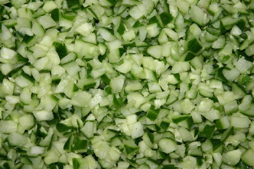 GURKEN WÜRFEL MIT SCHALE 5MM (72) 1KG SCHALE Gurken Würfel mit Schale 5mm 1kg Schale