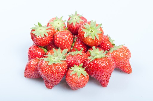 ERDBEEREN 500 G SCHALE/ KILO  Erdbeeren 500g Schale