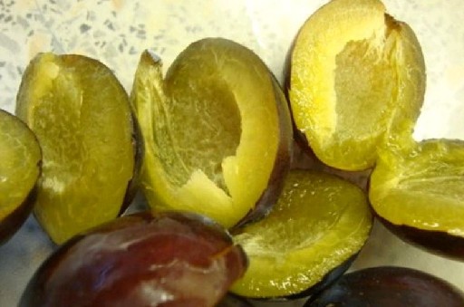 ZWETSCHGEN ENTSTEINT (72) 4 KG SCHALE Zwetschgen entsteint 4 kg