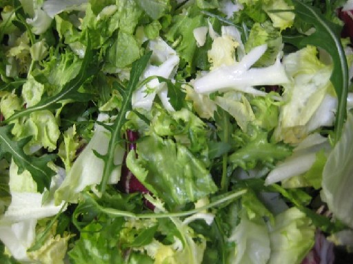 BLATTSALAT MIX RUCOLATINO (72) 1KG  In Streifen 70% Endivien, 15% Radicchio, 10% frisee, + 5% Rucola Blattsalat Mix Rucolatino 1kg
