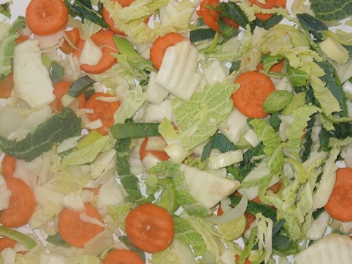 PICHELSTEINER GEMÜSE (33) 2,5KG Je 20% Porreeringe, Möhrenscheiben, Selleriestifte, Wirsingwürfel + Weißkohlwürfel Pichelsteiner Gemüse 2,5kg