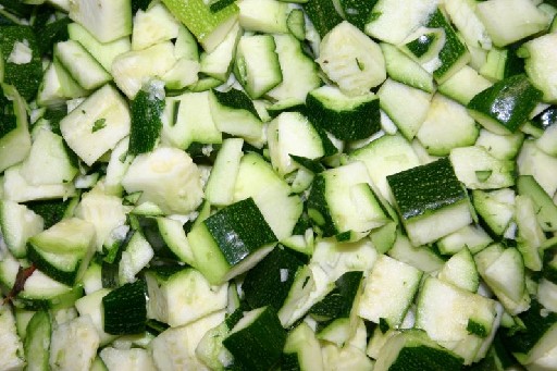 ZUCCHINI GEWÜRFELT 20 MM (33) 1 KG Zucchini Würfel 20x20mm 1kg