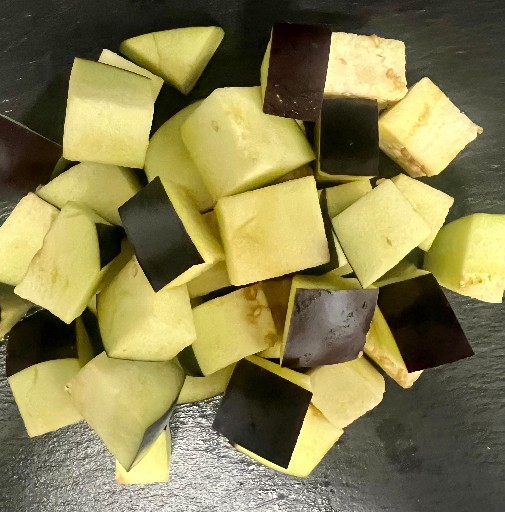 AUBERGINE WÜRFEL GROB 15X15MM (33) 1,0KG Auberginen Würfel grob 15x15mm 1kg