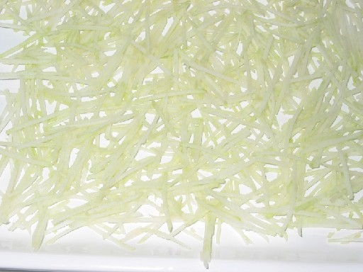 KOHLRABI STREIFEN FEIN 3 MM (33) 1,0KG Kohlrabi Streifen 3mm 1kg