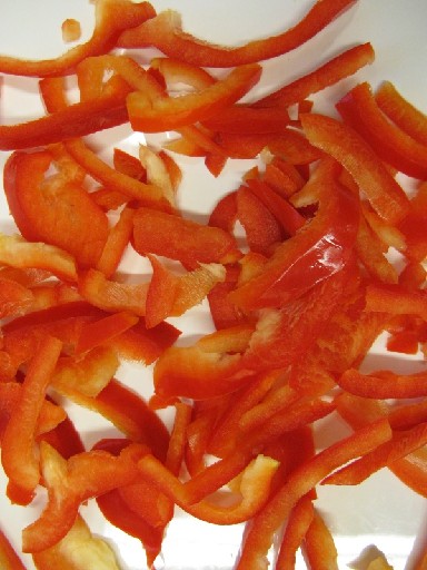 PAPRIKA ROT STREIFEN MITTEL 5 MM (72) 1 KG Paprika Rot Streifen mittel 5mm 1kg