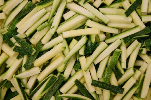 ZUCCHINI POMMESSCHNITT 10 MM (33) 1 KG Zucchini Pommesschnitt 10mm 1kg