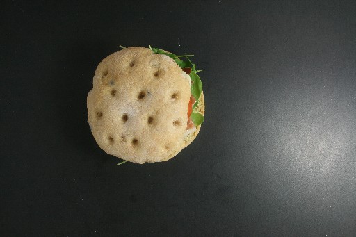 FOCCACIA SCHINKEN & MOZZARELLA STÜCK Weizenkleingebäck mit Schinken und Mozzarella Foccacia Schinken & Mozzarella