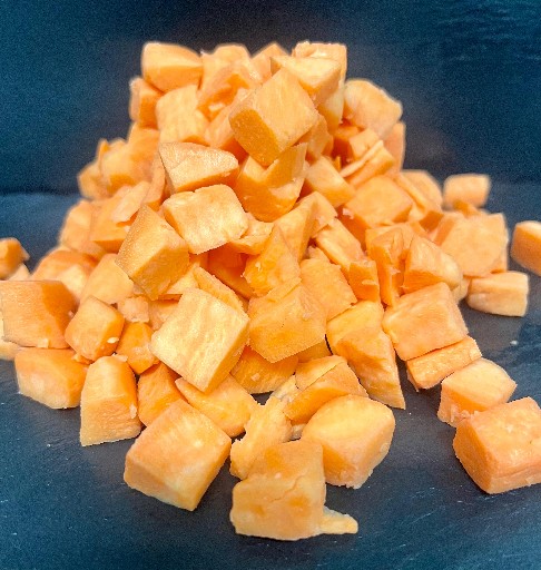 BIO SÜSSKARTOFFEL GESCHÄLT WÜRFEL GROB 10MM (27) 5 KG BIO Süsskartoffel geschält Würfel grob 10mm 5 Kg